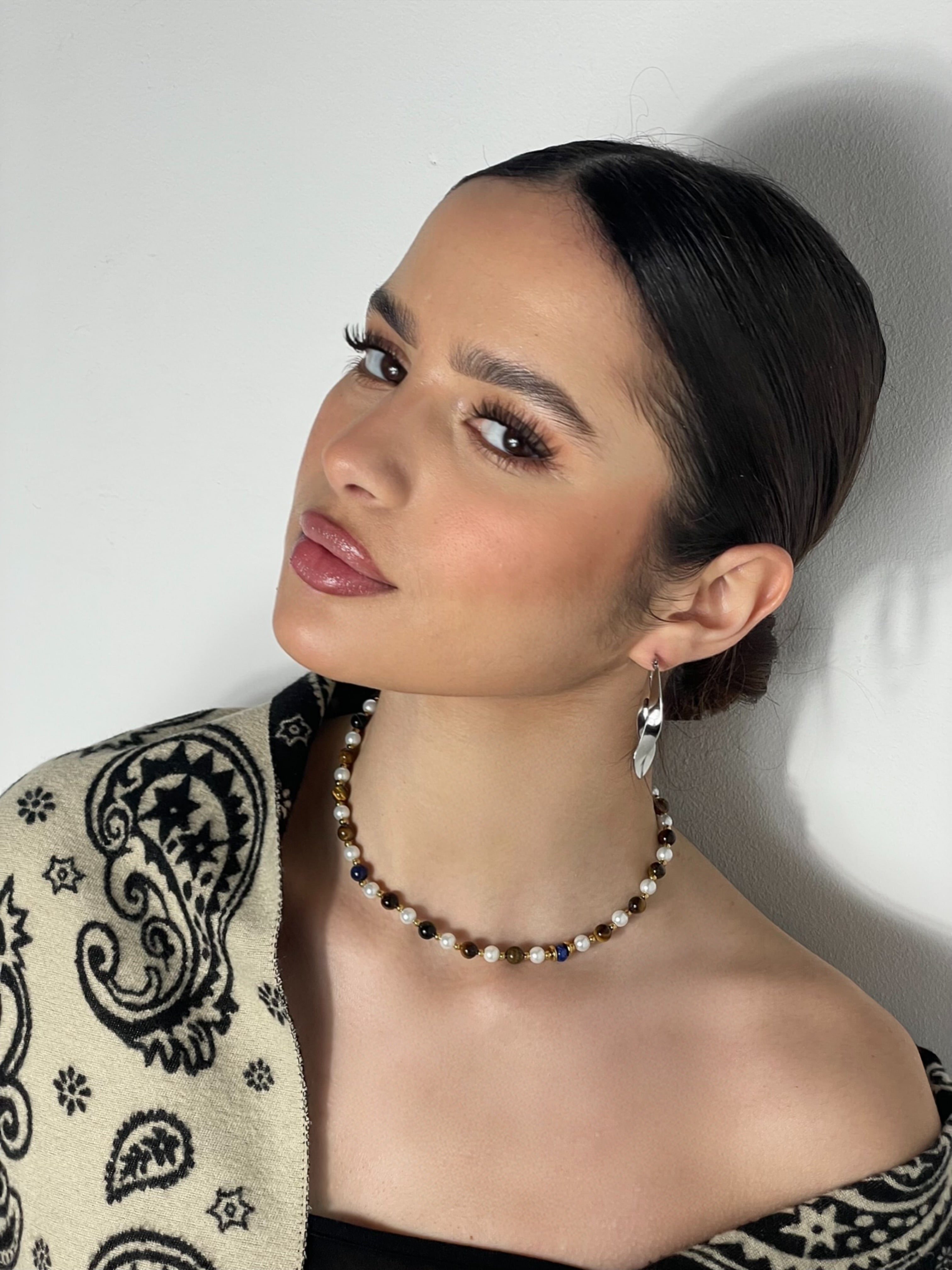 Collier ras-de-cou perles élégantes avec pierres naturelles marron et bleu