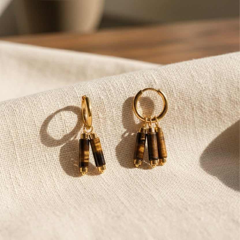 Boucles d'oreilles créoles franges œil de tigre – pendants cylindriques dorés