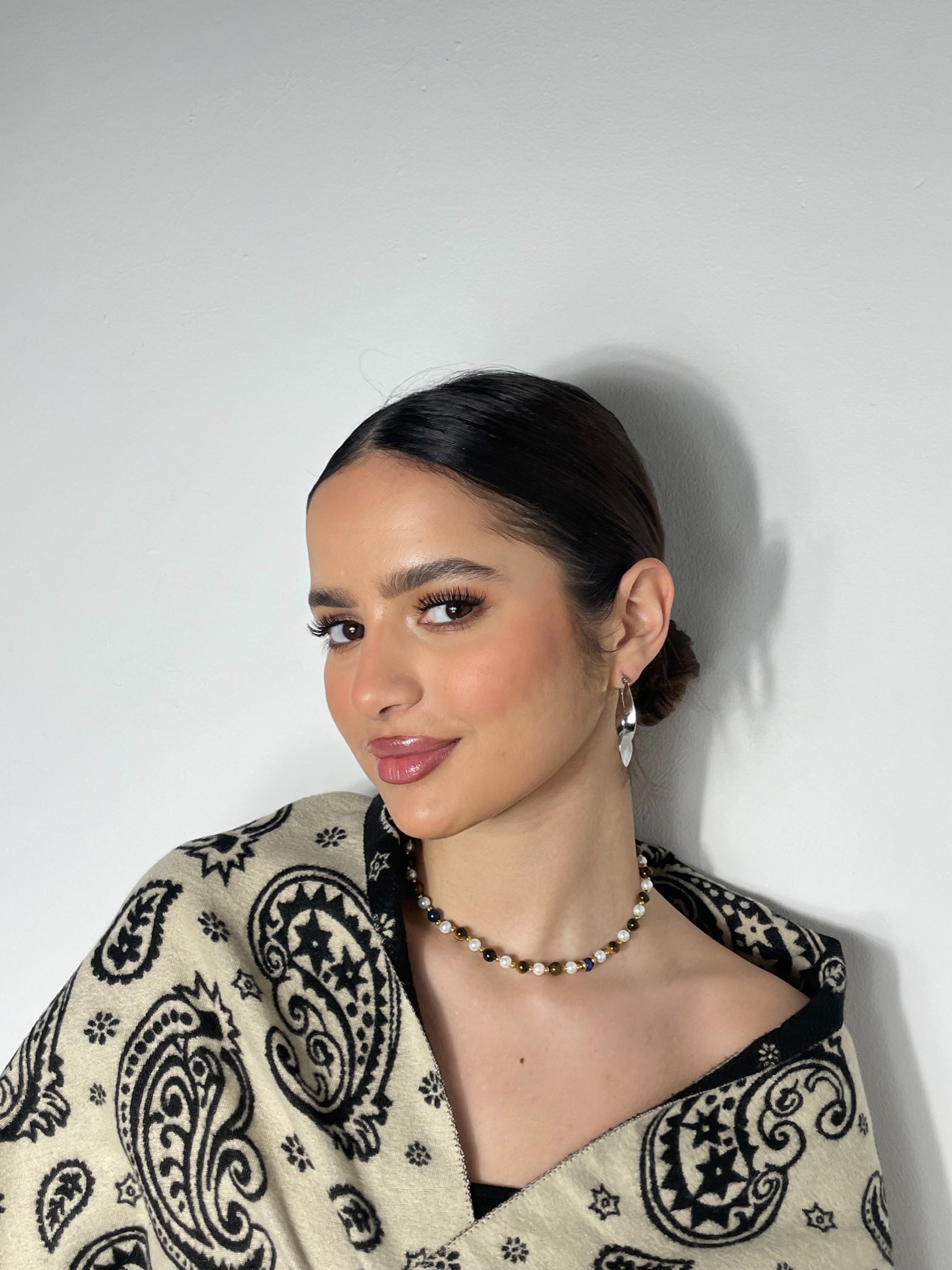 Collier ras-de-cou perles élégantes avec pierres naturelles marron et bleu